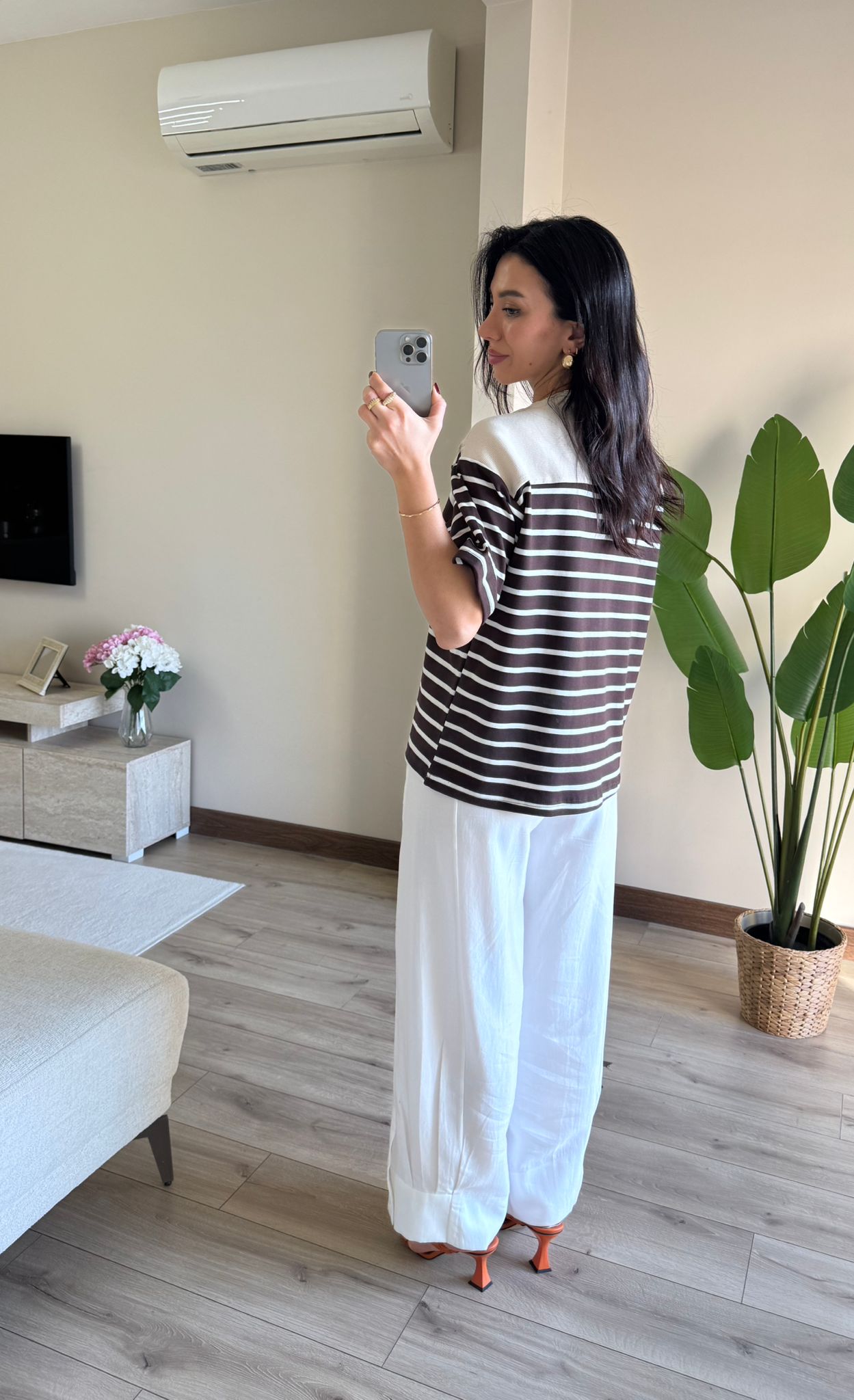 Kahve Beyaz Çizgili Ekru Şal Bağlama Detaylı Tshirt