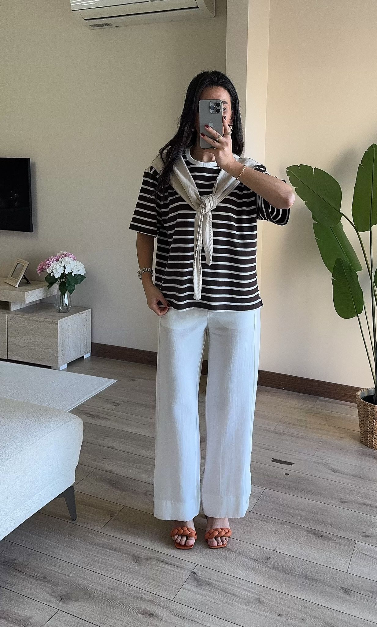 Kahve Beyaz Çizgili Ekru Şal Bağlama Detaylı Tshirt