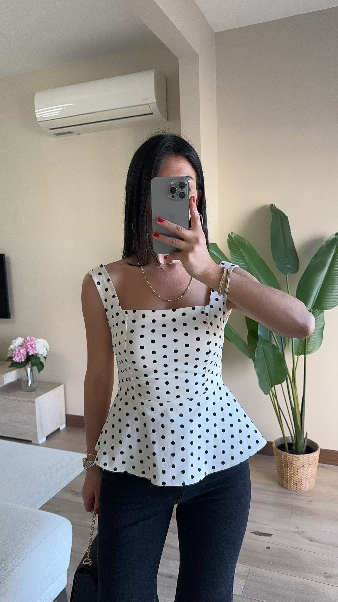 Kare Yaka Puantiyeli Bluz Sırt Kurdele Detaylı