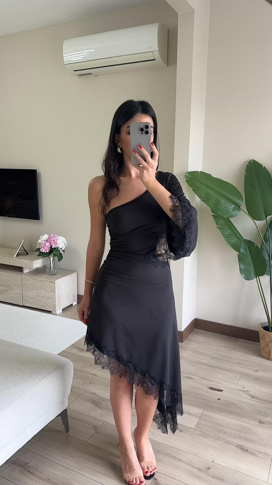 Dantelli Asimetrik Tek Omuz Likralı Elbise