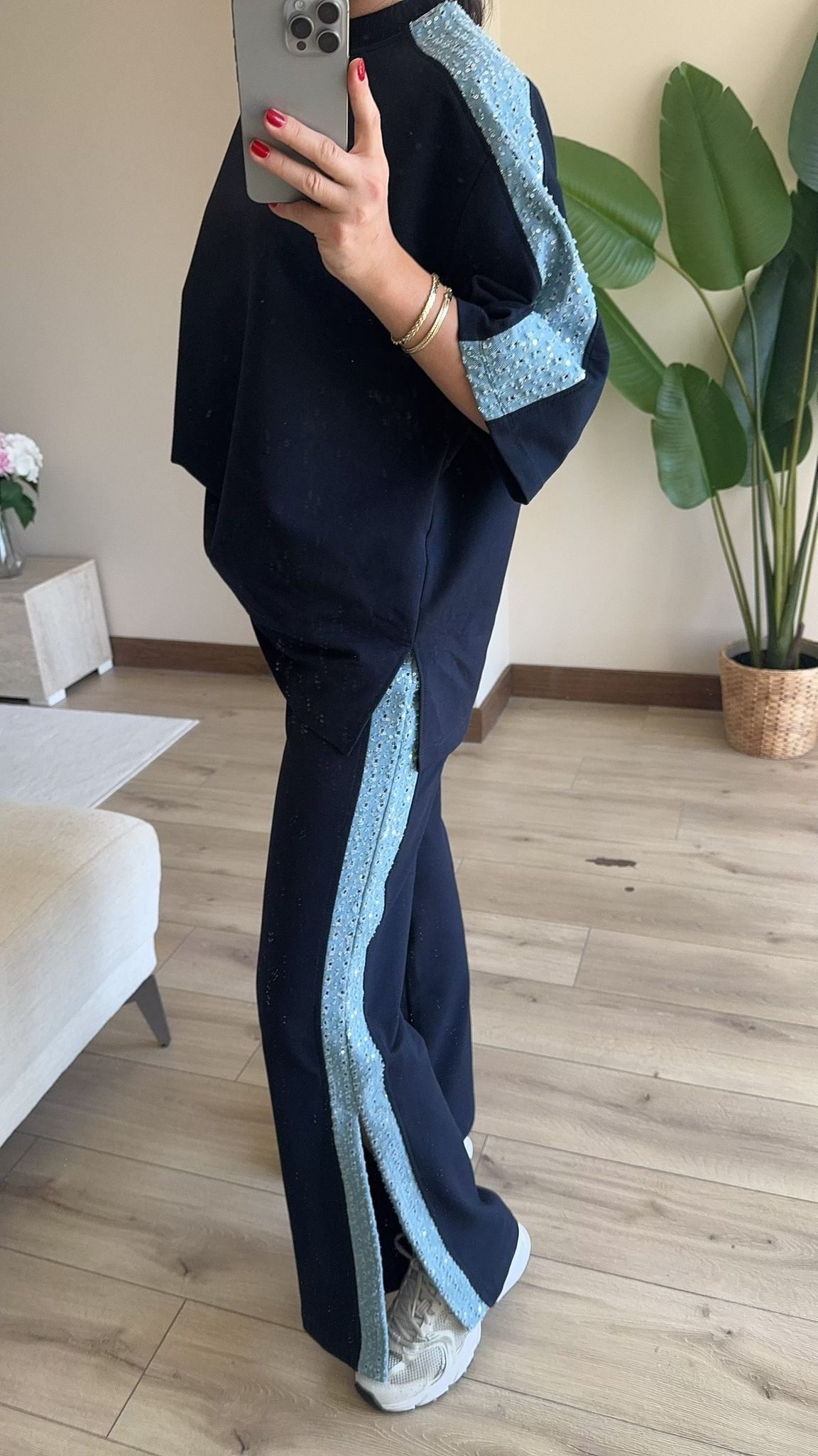 Garnili Yırtmaçlı Payetli Takım
