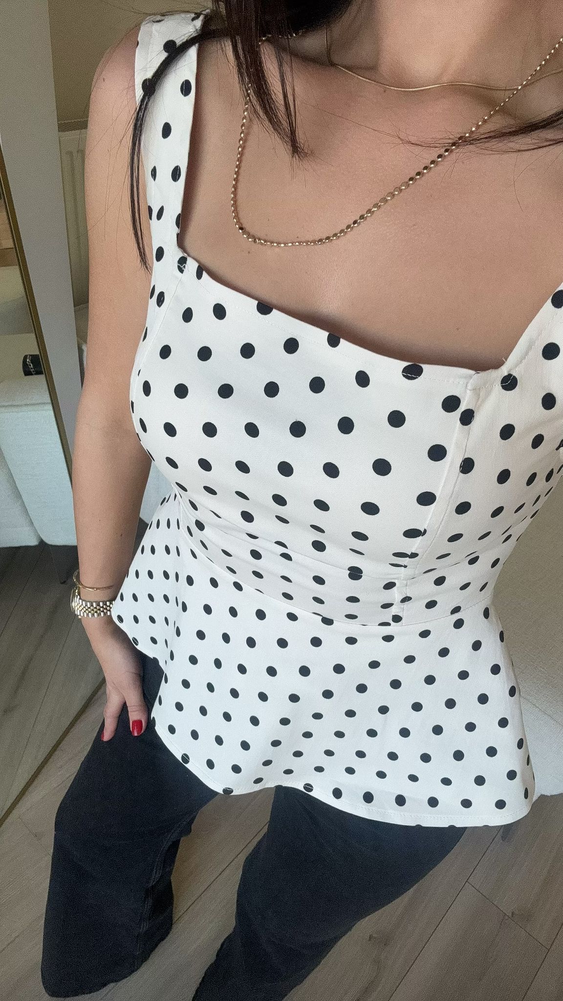 Kare Yaka Puantiyeli Bluz Sırt Kurdele Detaylı